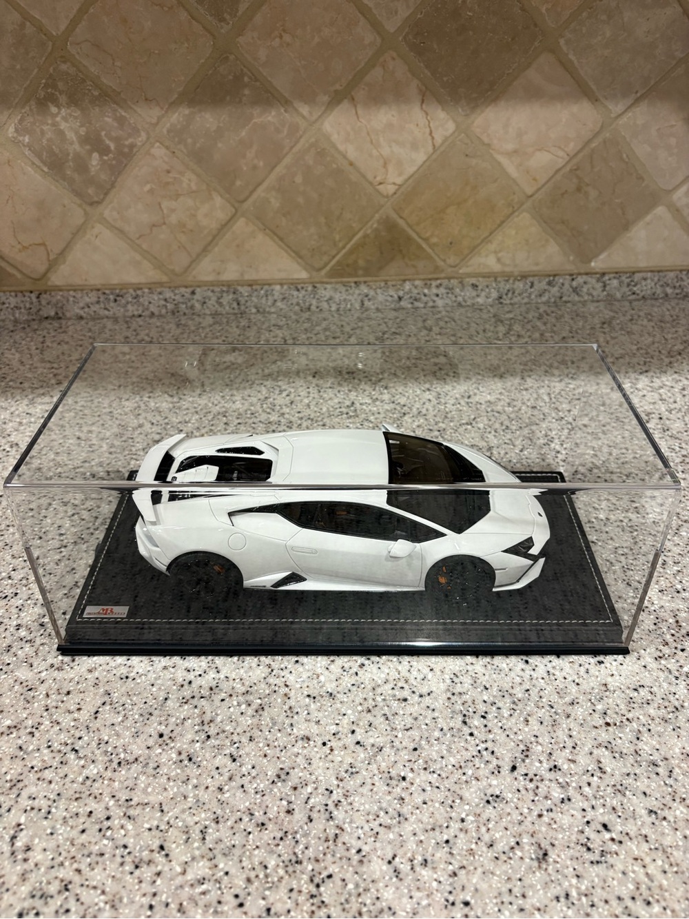 MR Collection 1/18 Lamborghini Huracan. No Box